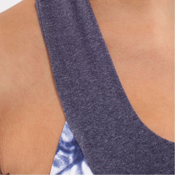 Lululemon Scoop Neck Tank *Luon Fitted Sleeveless Top - Picture 5 of 8